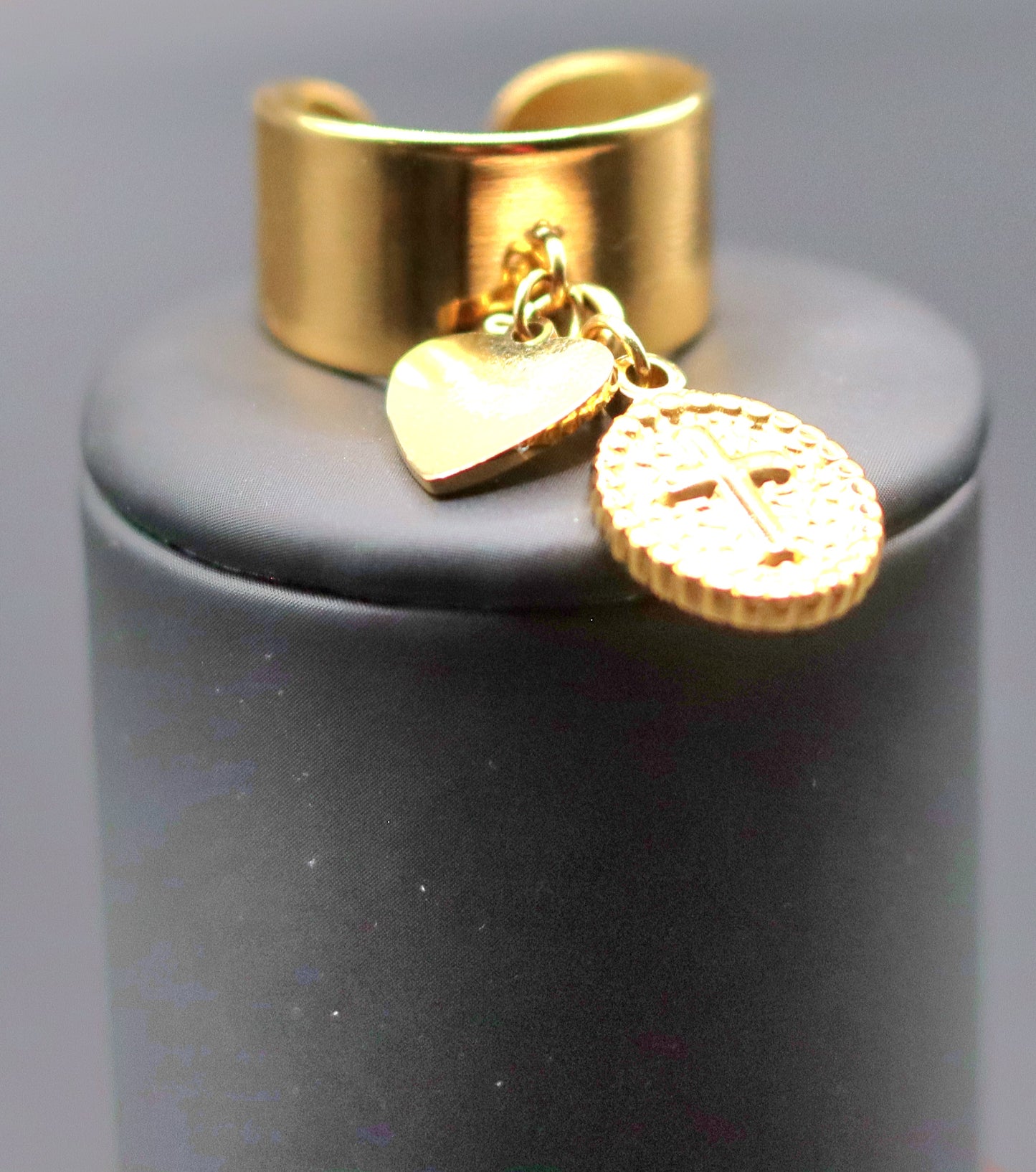 Bague dorée ou argentée ouverte ajustable de la taille 57 à 60 pampille coeur et médaille amovible Croix
