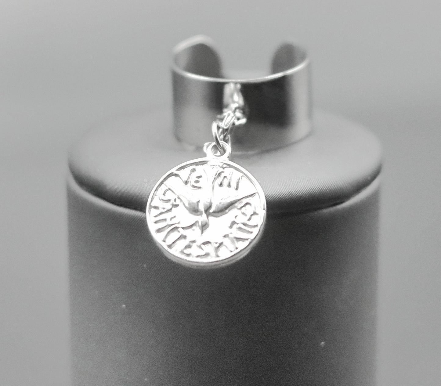 Bague dorée ou argentée ouverte ajustable avec médaille amovible Colombe Esprit-Saint