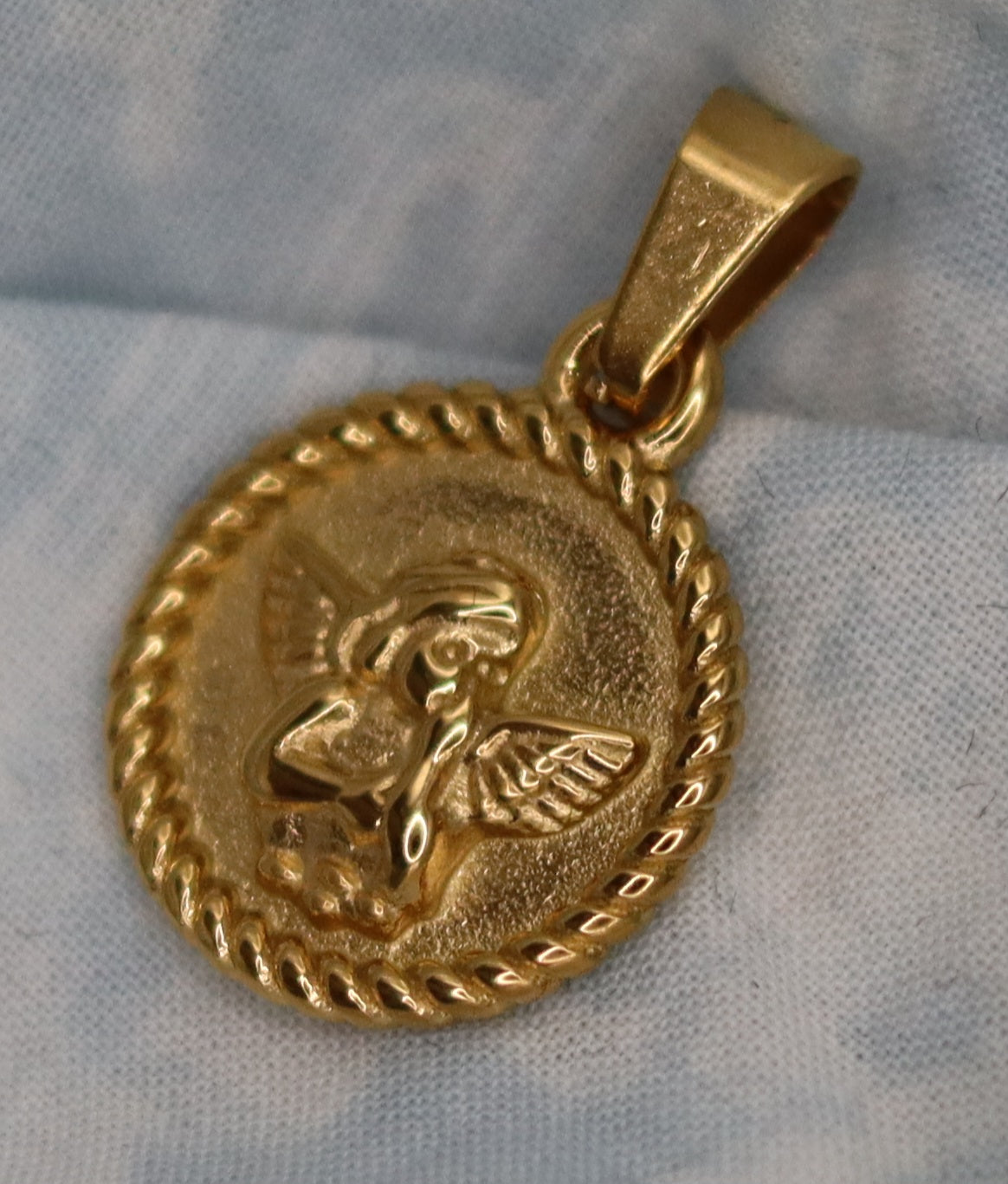 Pendentif médaille dorée ou argentée Ange Gardien