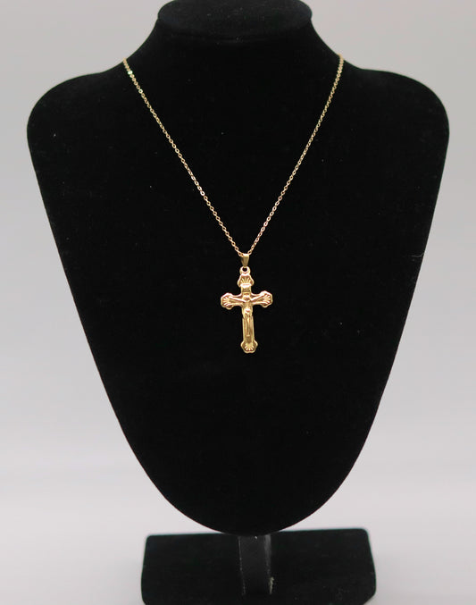 Chaîne dorée ou argentée avec pendentif Croix Christ