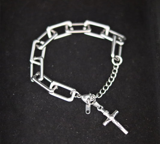 Bracelet mailles rectangulaires orné d'un pendentif amovible Croix Christ