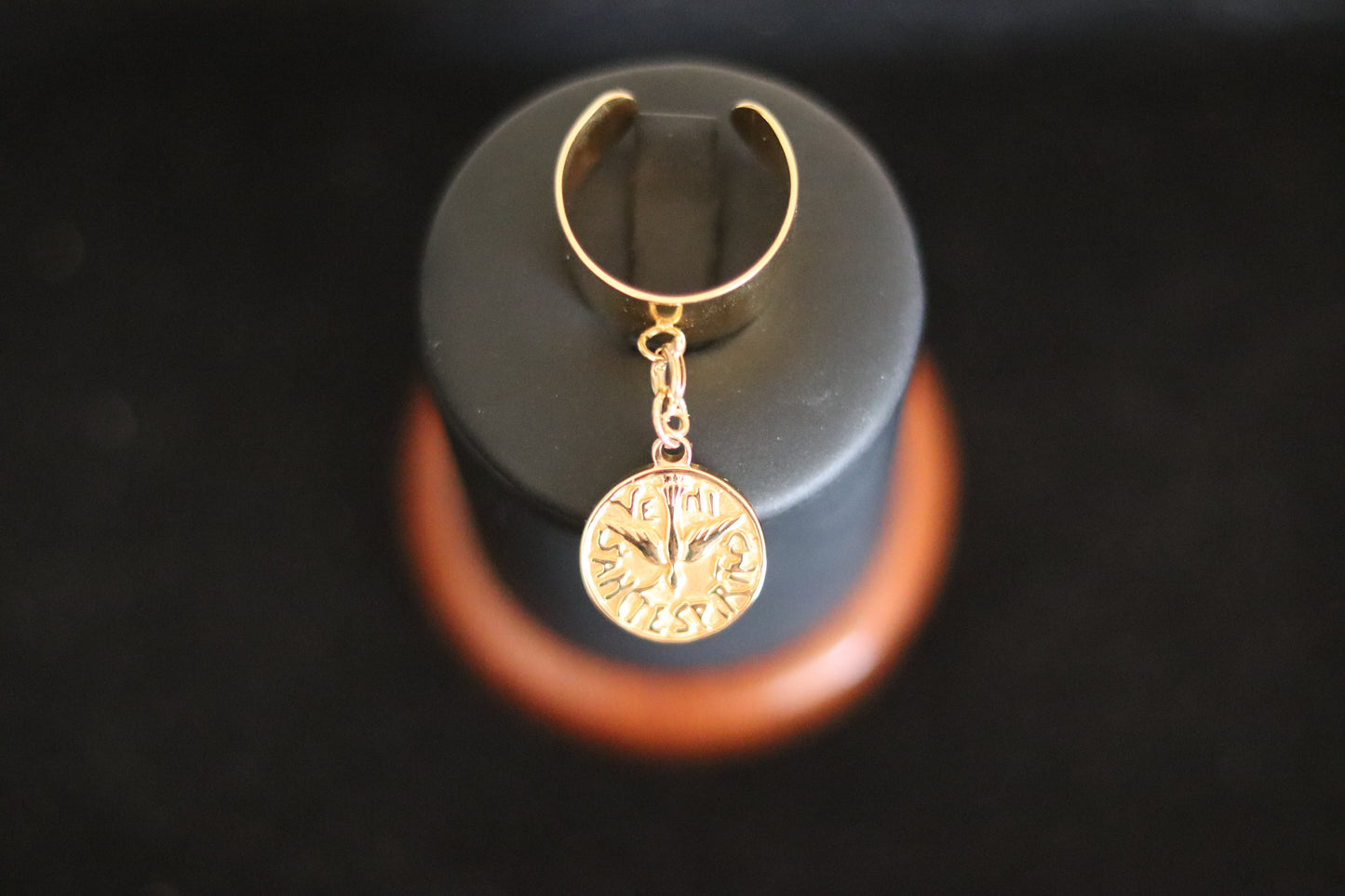 Bague dorée ou argentée ouverte ajustable avec médaille amovible Colombe Esprit-Saint