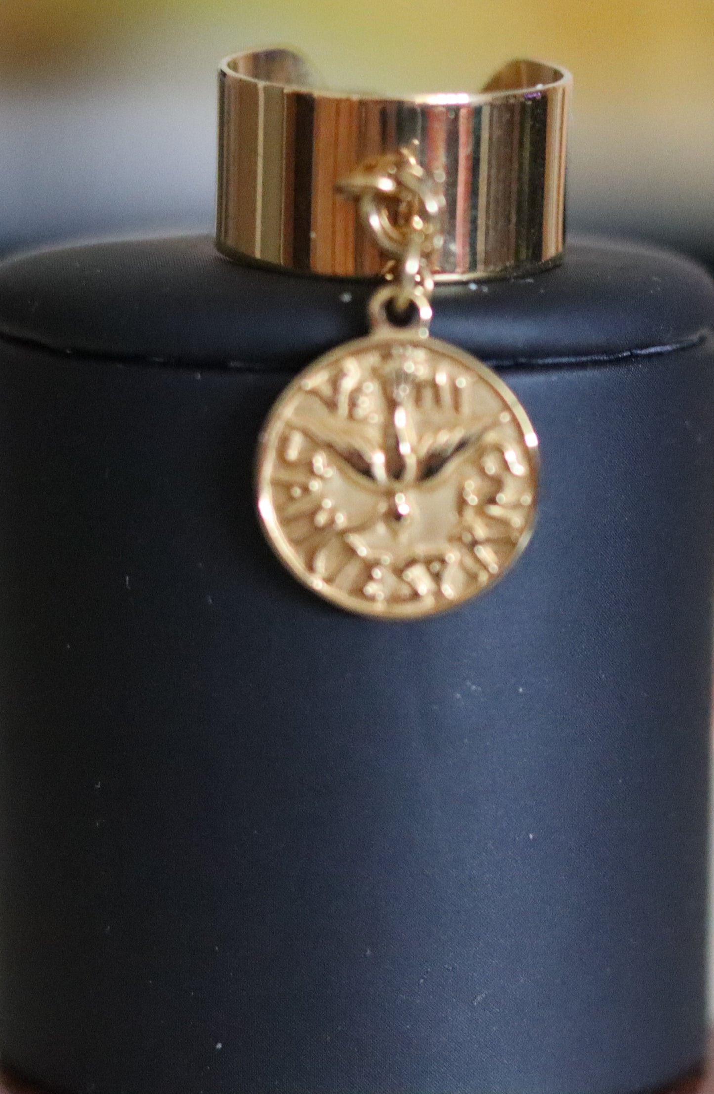 Bague dorée ou argentée ouverte ajustable avec médaille amovible Colombe Esprit-Saint
