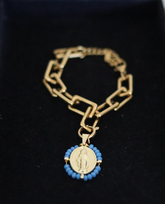 Bracelet mailles rectangulaires orné d'un pendentif amovible médaille Vierge Miraculeuse entourage perles
